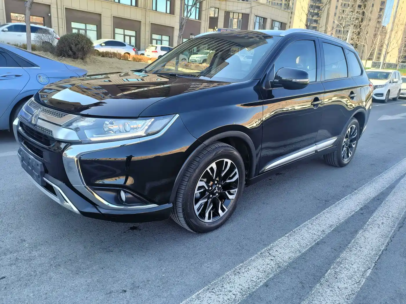 MITSUBISHI OUTLANDER