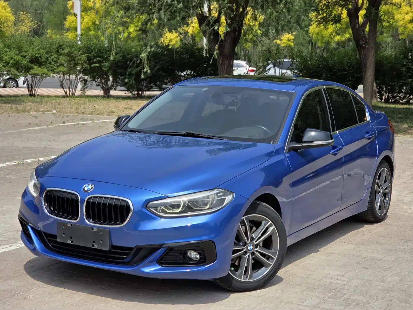 BMW 1 Series 2017 118i Sport фото 22