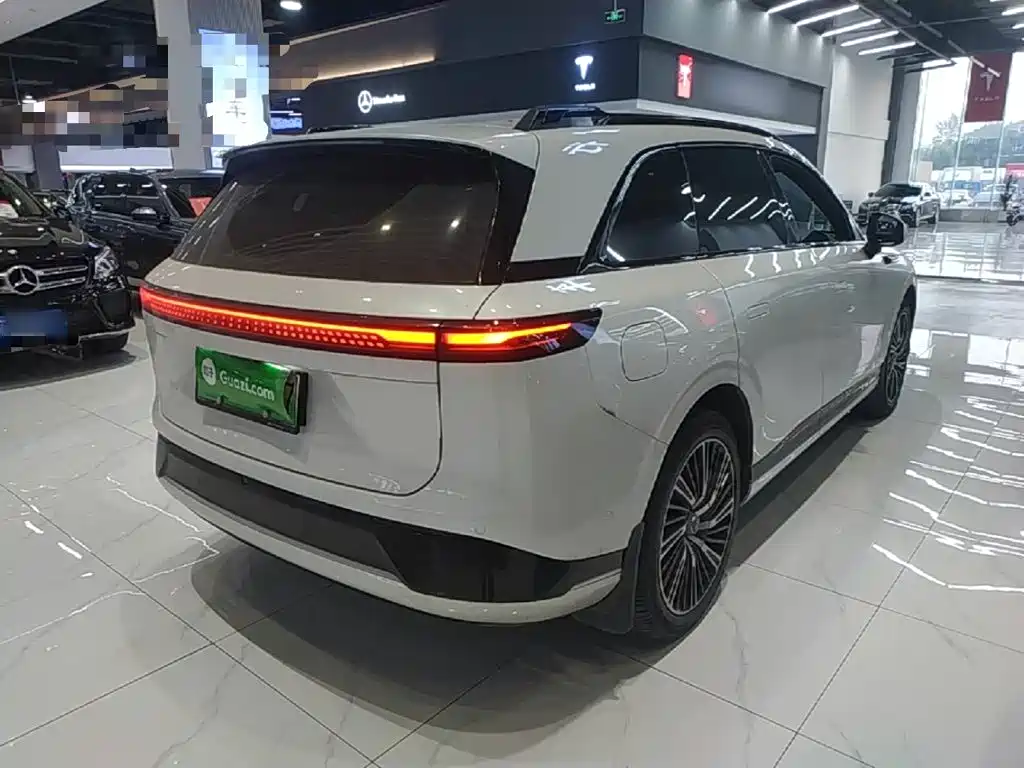Photo 7 - XPeng G9