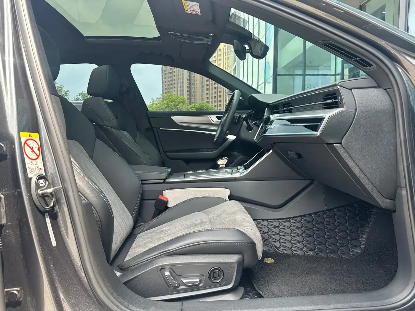 Audi A6L 2023 40 TFSI Luxury Dynamic фото 12