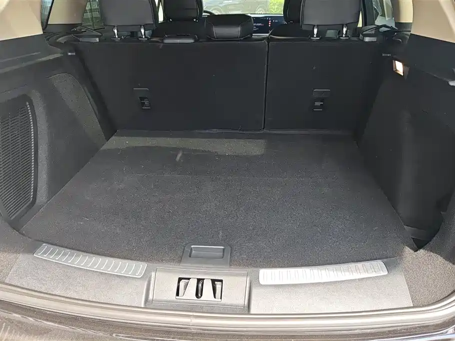 LINCOLN ADVENTURER