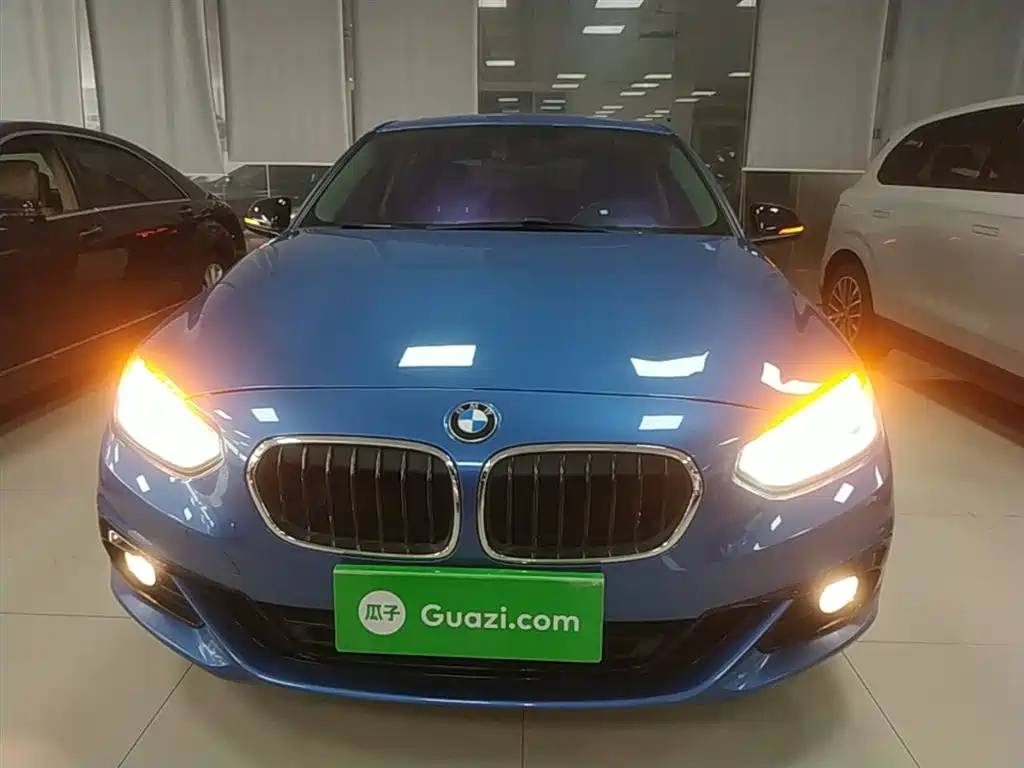 BMW 1 Series 2017 125i Sport фото 3