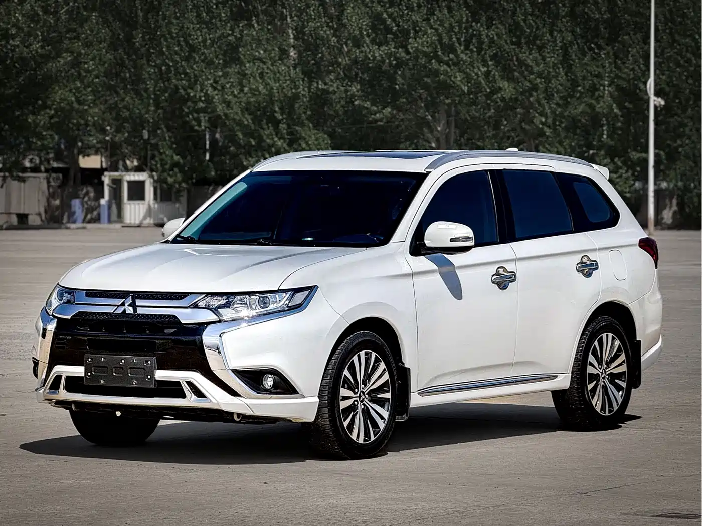 MITSUBISHI OUTLANDER