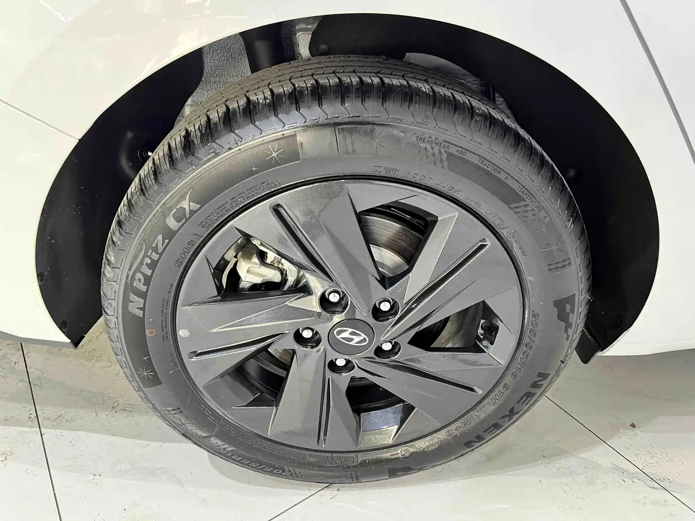 Hyundai Elantra 2023 1.5L CVT GLS Premium фото 18