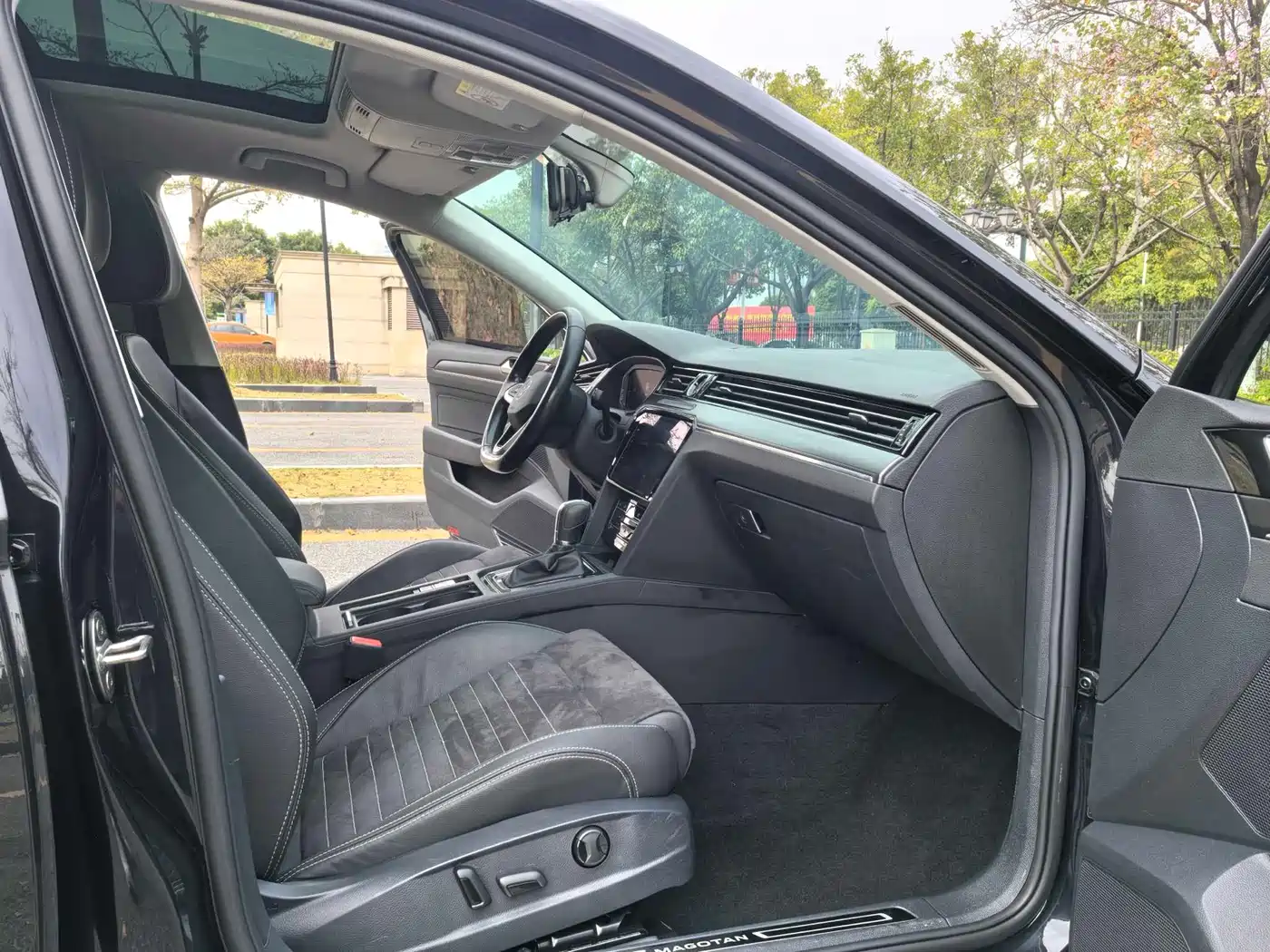 Volkswagen Magotan 2020 330TSI DSG Luxury фото 13