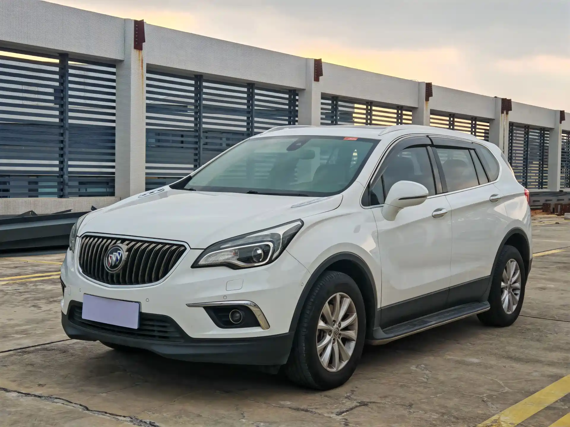 Фото 1 - Buick Envision Plus