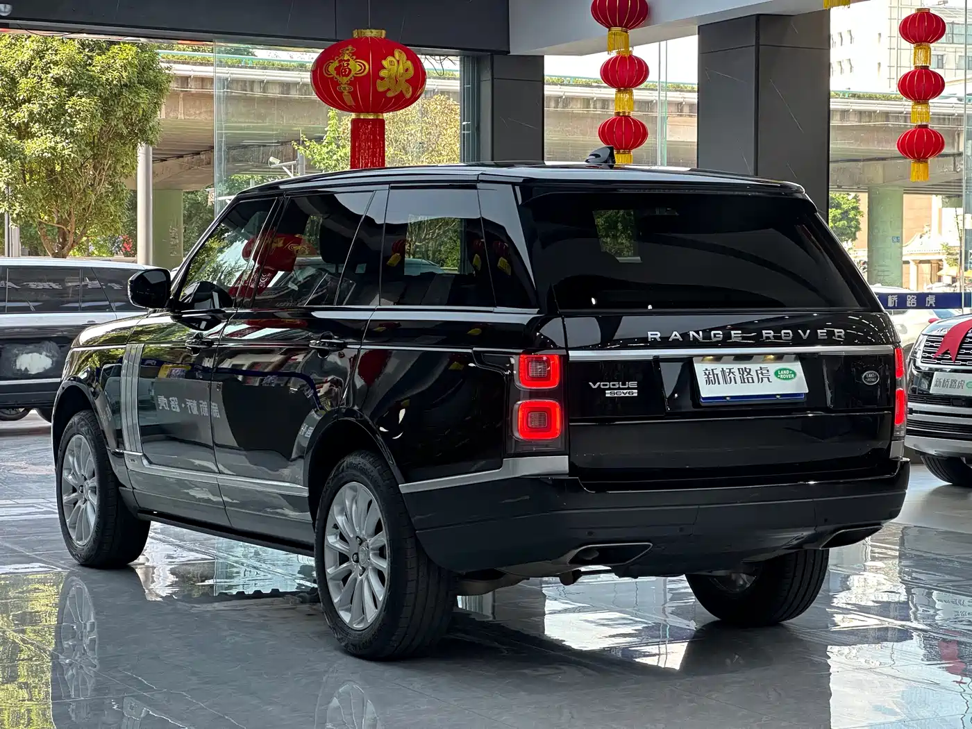Land Rover Range Rover 2018 3.0 SC V6 Vogue Heritage Extended Edition фото 16