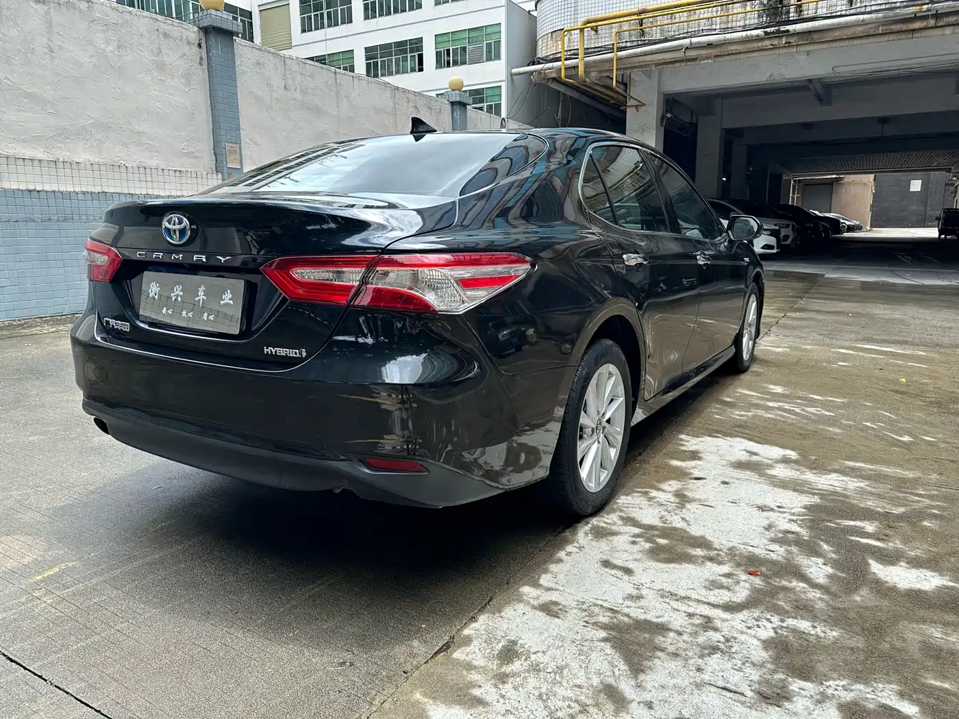 Toyota Camry 2021 Hybrid 2.5HGVP Leading Edition фото 9