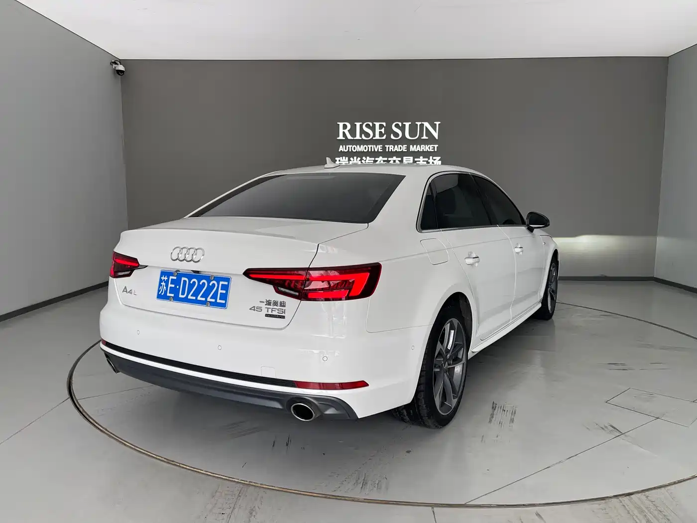 Audi A4L 2018 30th Anniversary 45 TFSI quattro Sport фото 7