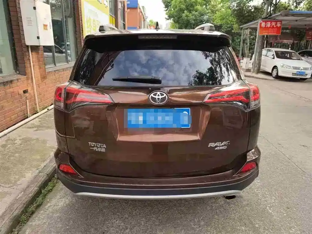 Toyota RAV4 Rongfang 2016 2.5L Automatic 4WD Elite фото 4