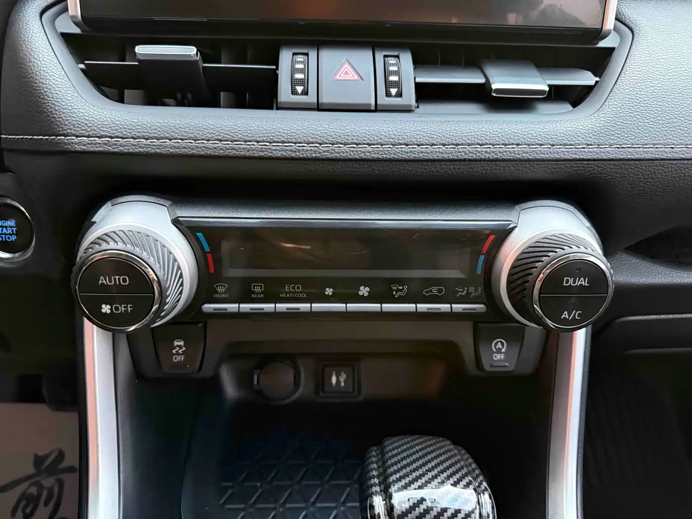Toyota Wildlander 2021 2.0L CVT 4WD Luxury Edition фото 11