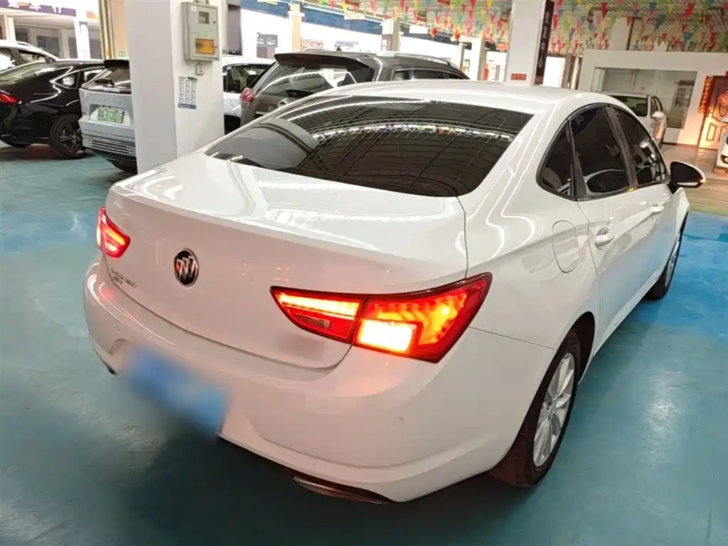 Buick Verano 2015 Sedan 20T Dual-clutch Leading фото 7