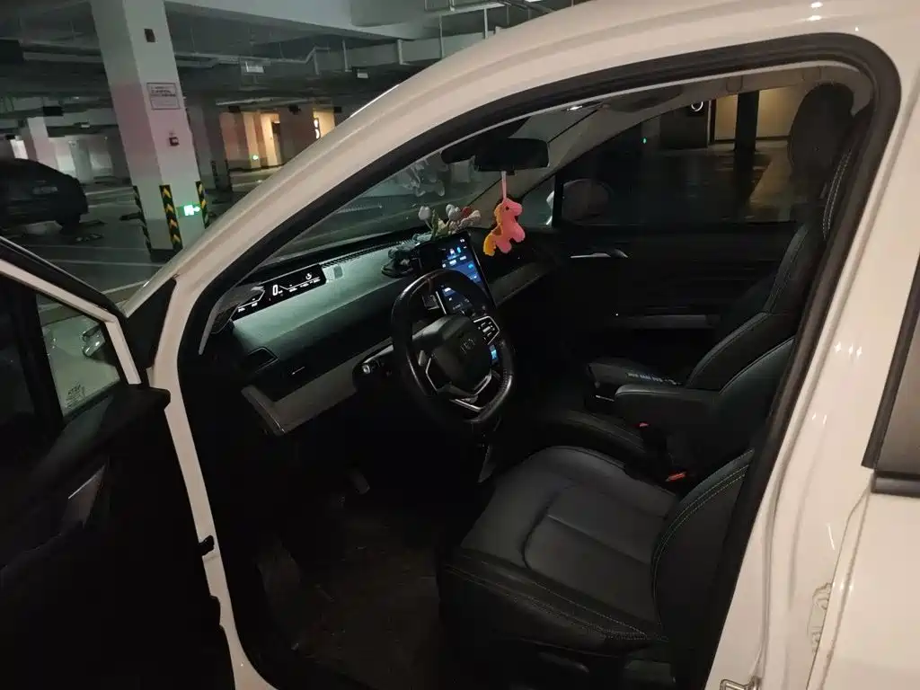 Nezha Auto Nezha V 2022 2021 Standard Range Entertainment Upgrade