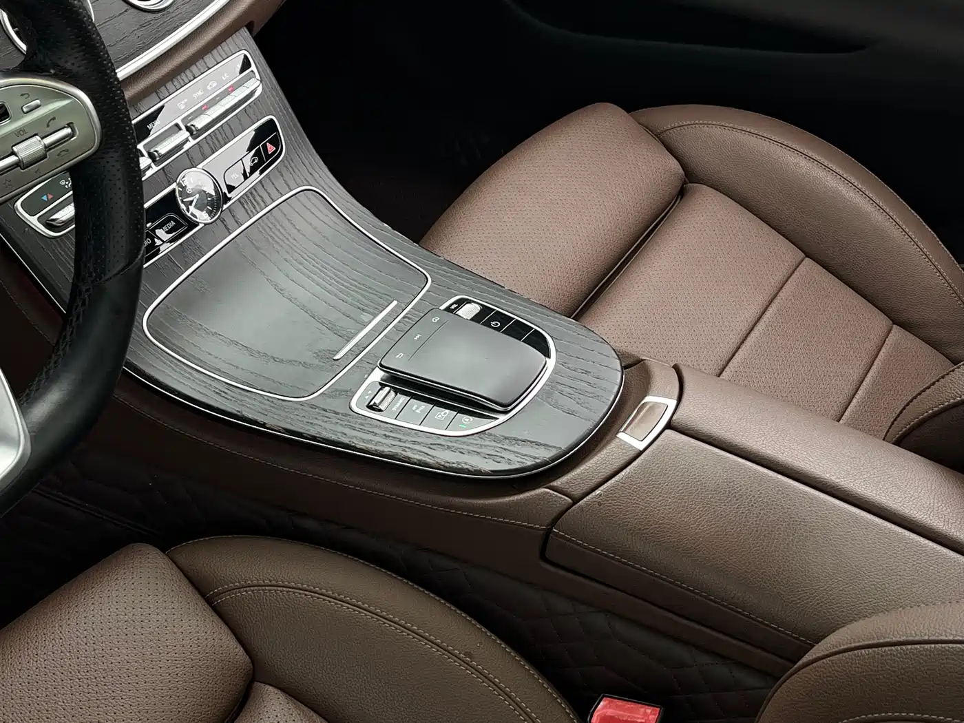 Mercedes-Benz E-Class 2020 Model E 260 L Sport фото 14