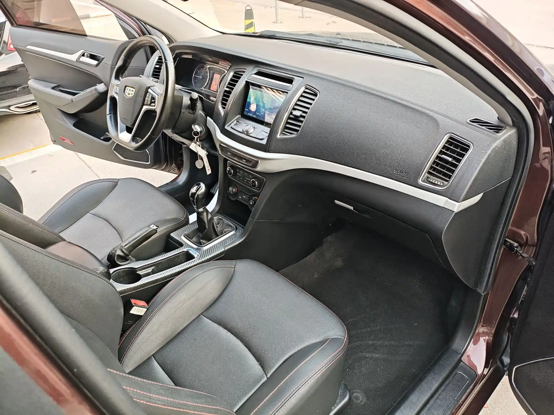 Фото 12 - Geely Vision
