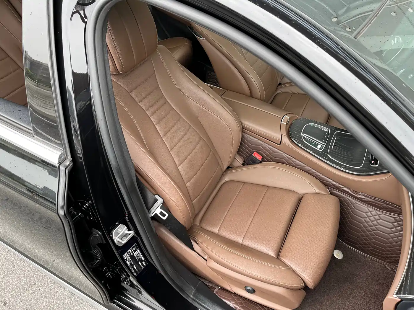 Mercedes-Benz E-Class 2020 Model E 260 L Sport фото 16