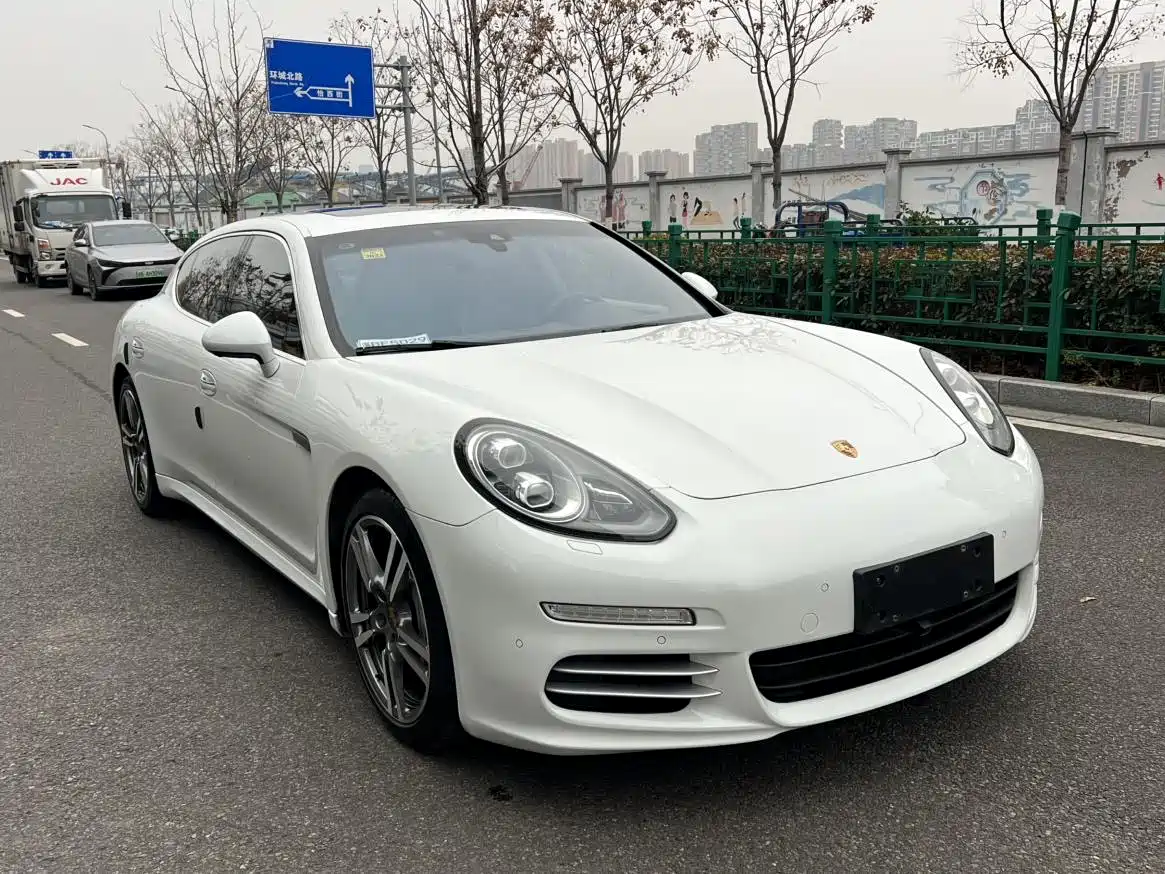 صورة 3 - Porsche Panamera