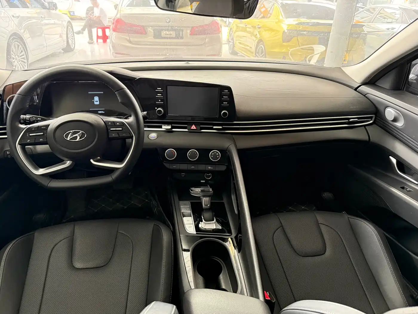 Hyundai Elantra 2023 1.5L CVT GLX Elite Edition фото 9