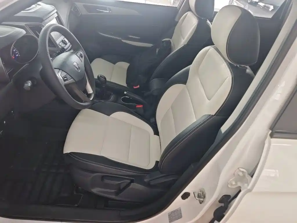 Фото 12 - Changan CS35