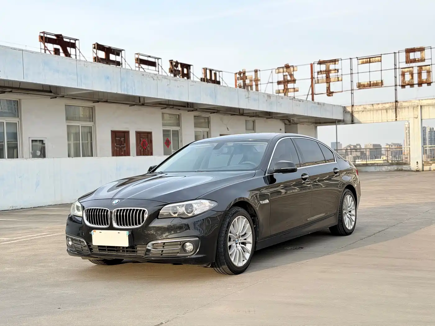 BMW 5 Series 2014 525Li Luxury Design Package фото 2