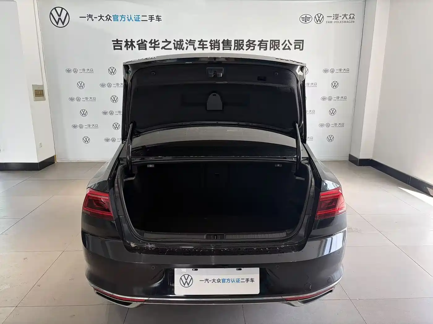 Volkswagen Magotan 2020 330TSI DSG Leading фото 15