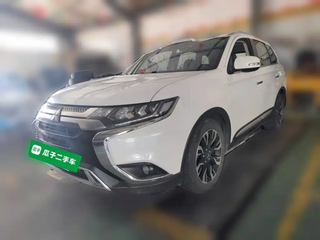 Mitsubishi Outlander 2021 2020 2.4L 4WD Luxury 5-seater