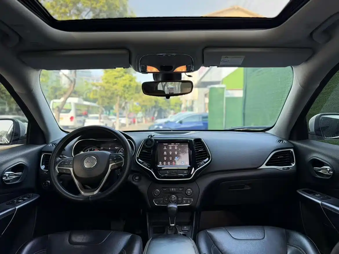 Jeep Cherokee 2019 2019 2.0T 2WD Smart Edition China V