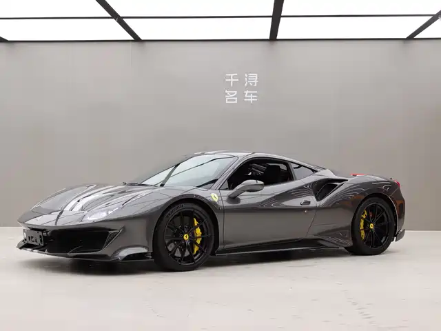FERRARI 488