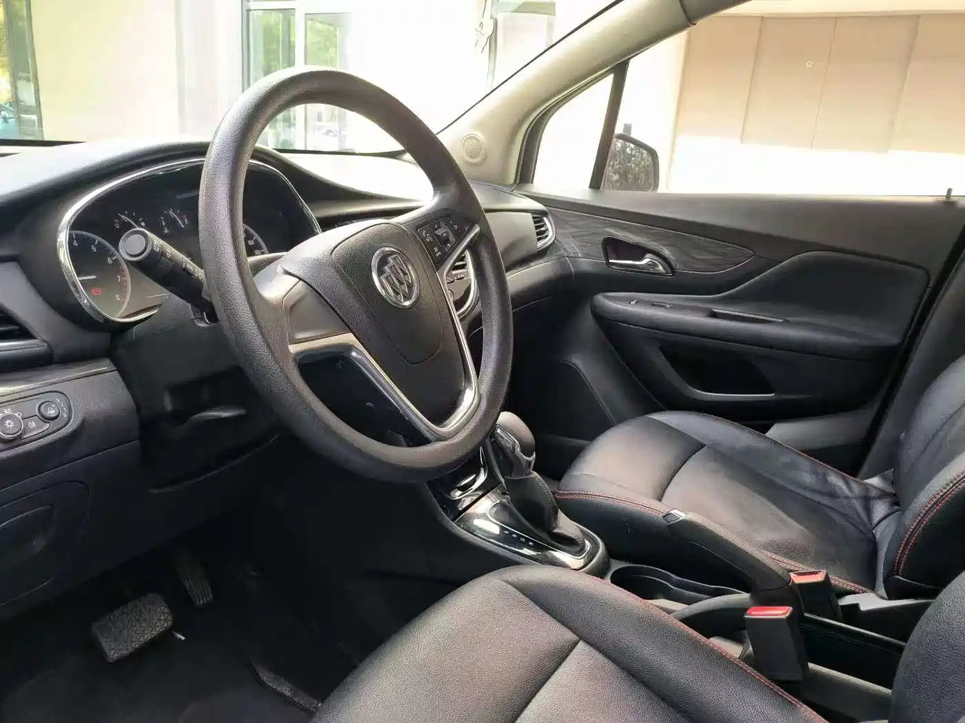 BUICK ANGKOLA