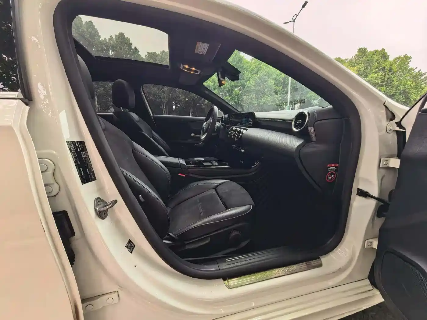 Mercedes-Benz A-Class 2019 A 180 L Sport Sedan фото 3