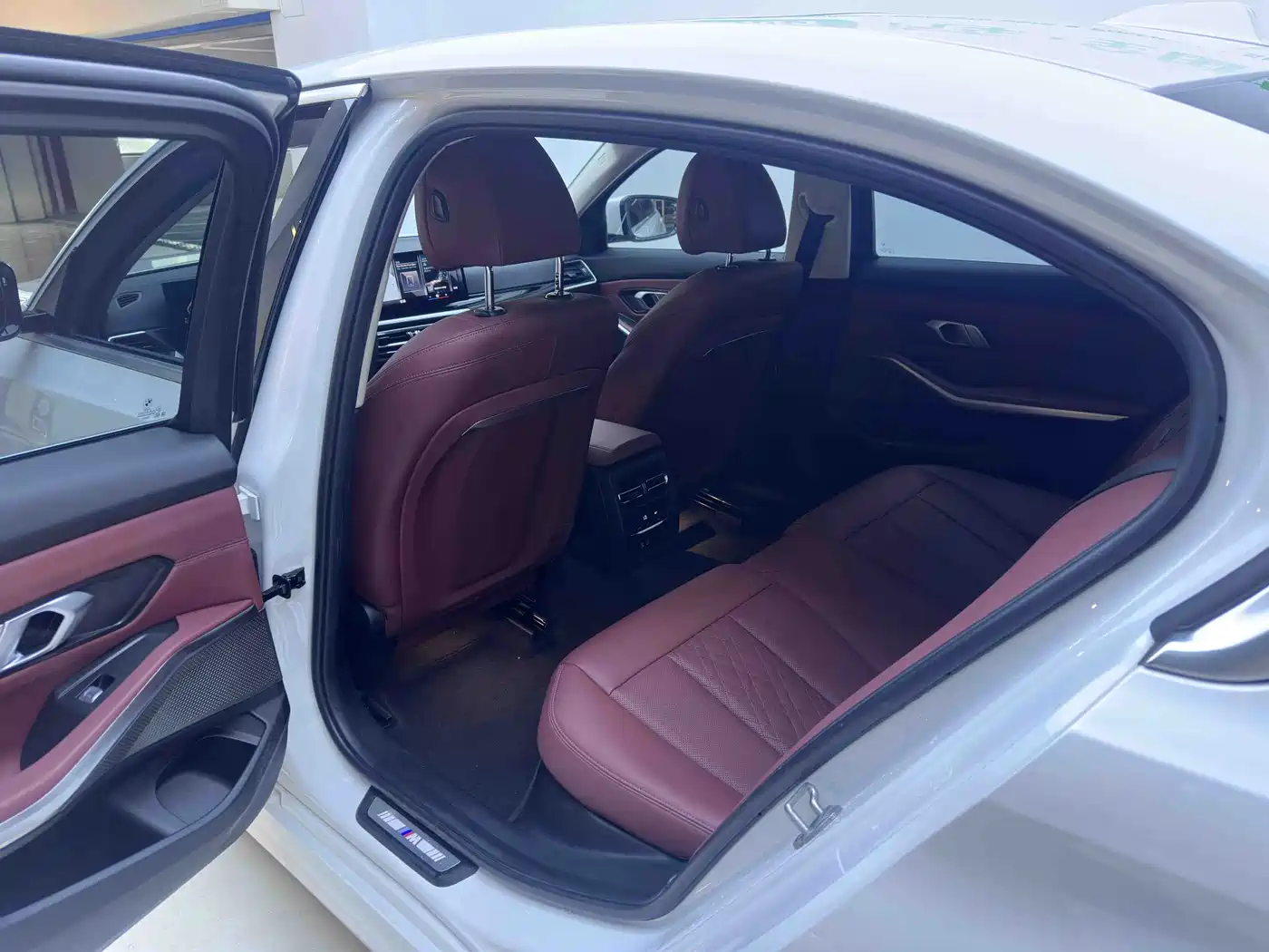 BMW 3 Series 2023 320Li M Sport Package фото 9
