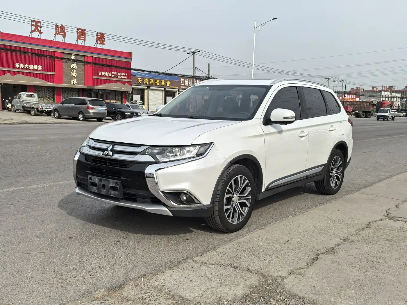 MITSUBISHI OUTLANDER