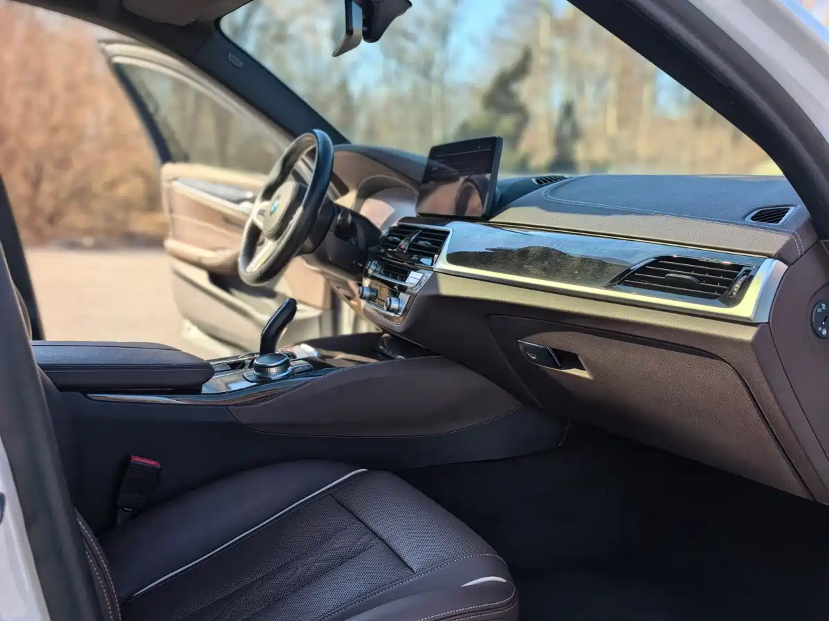 BMW 5 Series 2021 Facelift 525Li M Sport Package фото 9