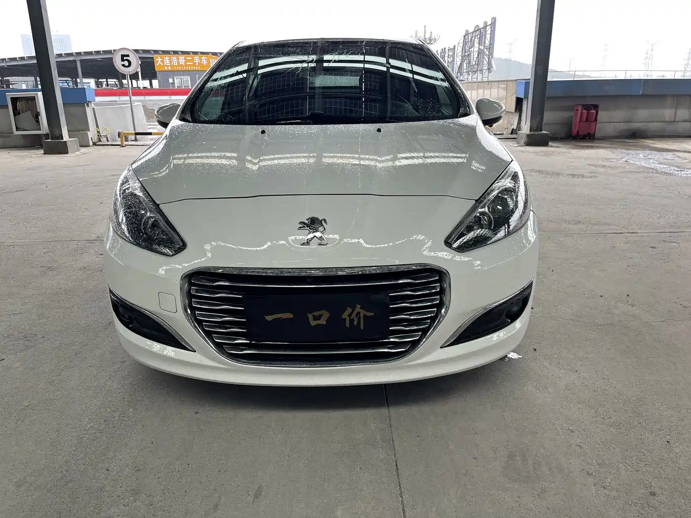 Peugeot 308 2014 Model Joy Edition Classic 1.6L Automatic Superior Style фото 2
