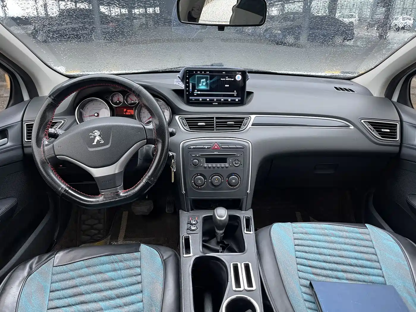Peugeot 308 2014 Model Joy Edition Classic 1.6L Automatic Superior Style фото 5