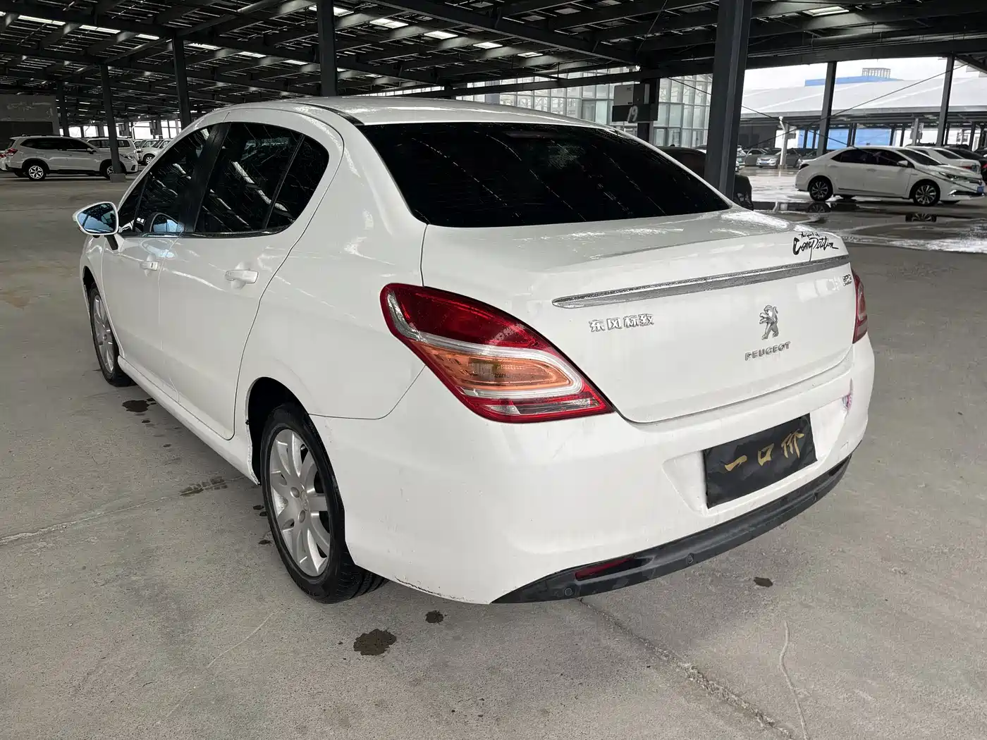 Peugeot 308 2014 Model Joy Edition Classic 1.6L Automatic Superior Style фото 11