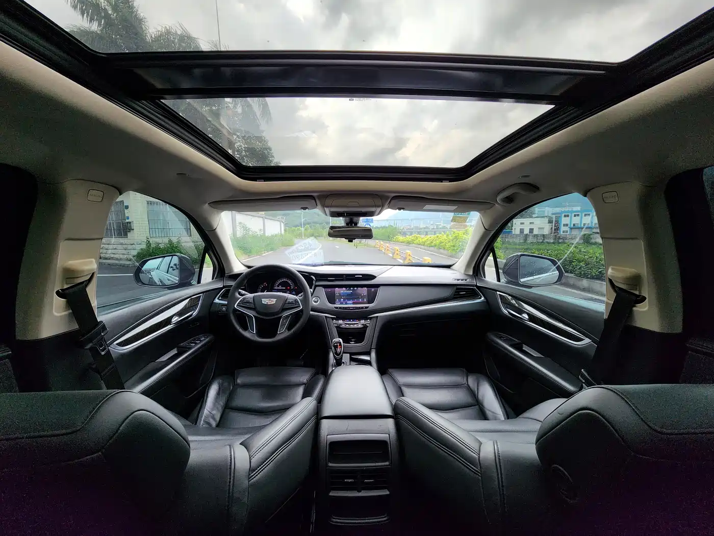 Фото 12 - Cadillac XT5