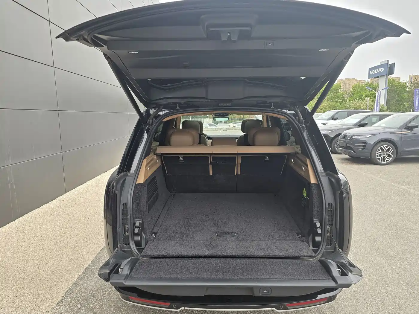 Land Rover Range Rover 2024 3.0 L6 400PS Genesis Extended фото 15