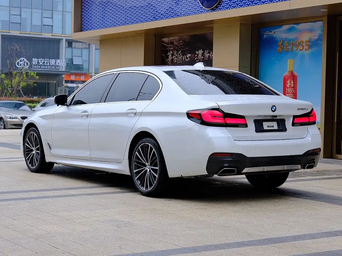 BMW 5 Series 2021 530Li Leading M Sport Package фото 12