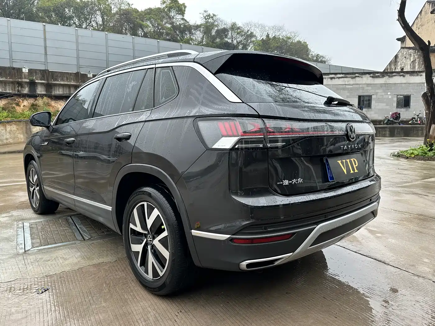 Volkswagen Tayron 2023 330TSI 2WD Luxury Plus Advanced Edition фото 7