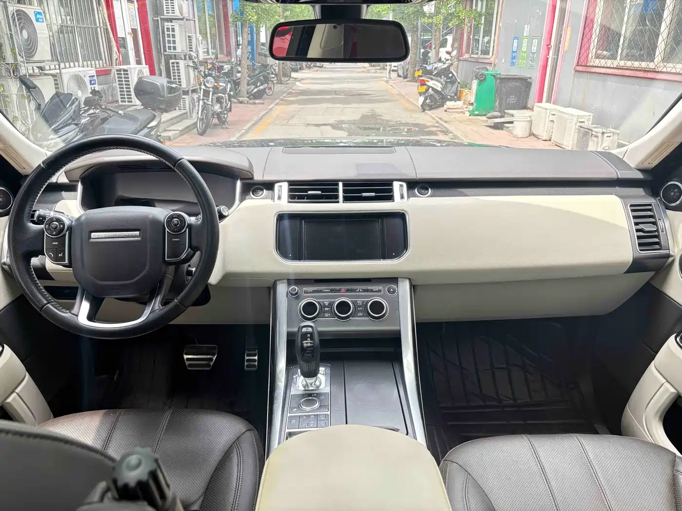Land Rover Range Rover Sport 2014 3.0 SC V6 HSE DYNAMIC фото 3