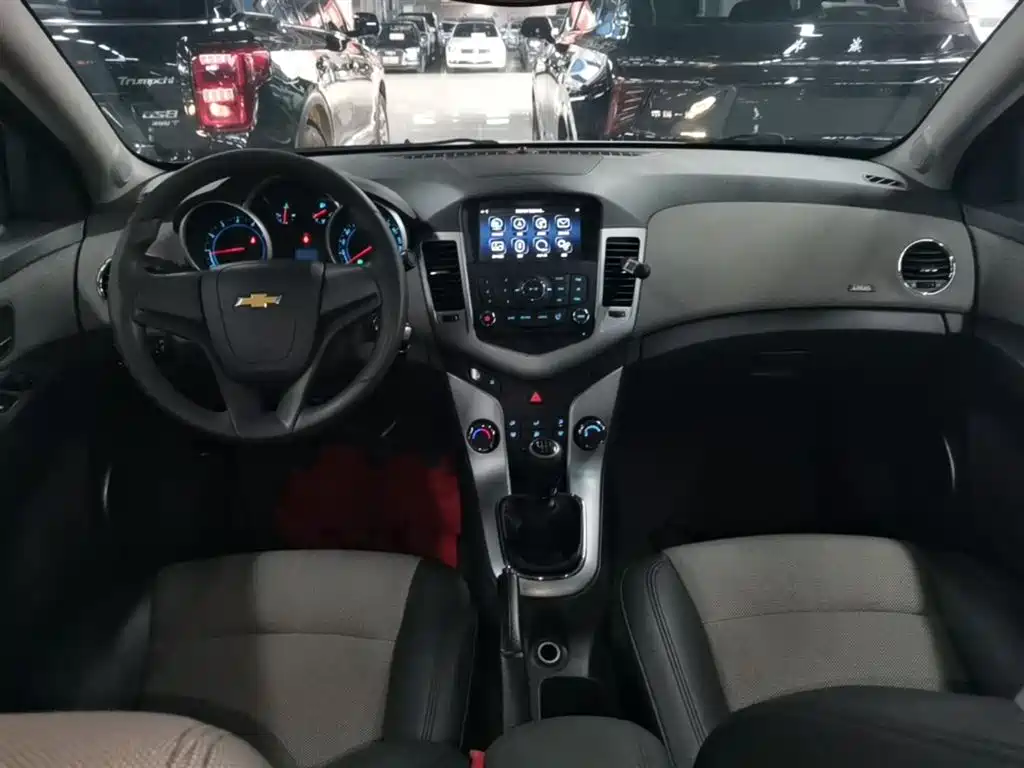 Chevrolet Cruze 2014 1.6L SL Million Commemorative Edition MT фото 10
