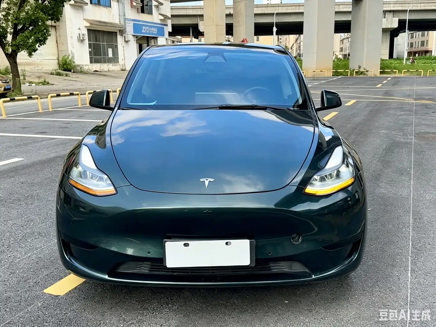 Фото 3 - Tesla Model Y