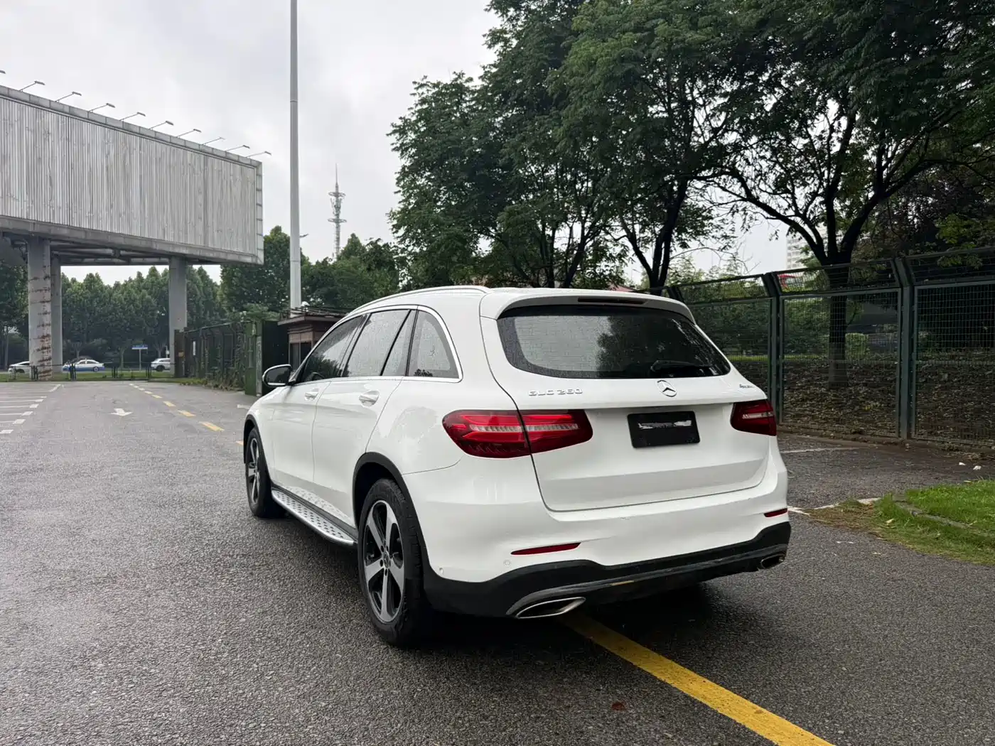 Mercedes-Benz GLC 2018 GLC 260 4MATIC Luxury фото 8