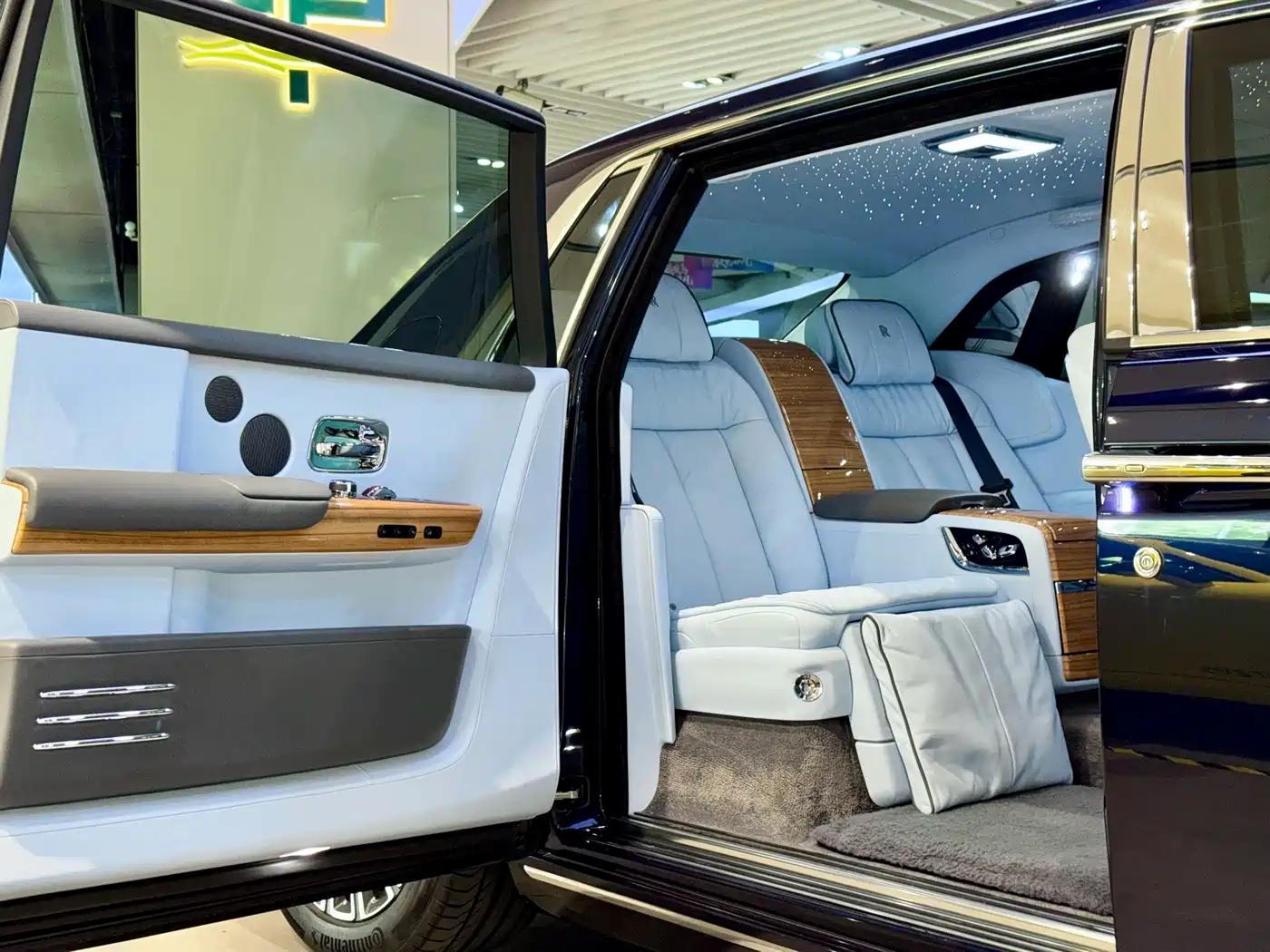 Rolls-Royce Phantom 2020 2018 6.7T Long Wheelbase Version
