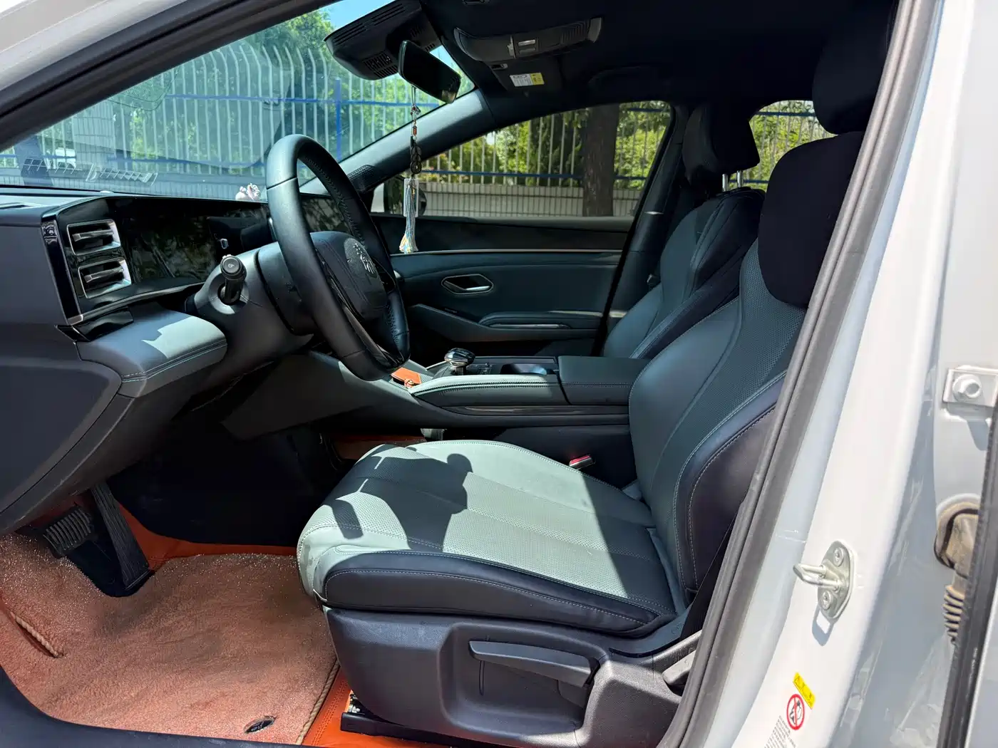 BYD Qin L 2024 DM-i 80KM Leading Edition фото 11