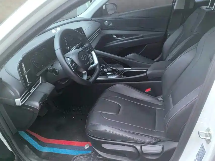 Hyundai Elantra 2022 1.5L CVT GLX Elite Edition фото 6