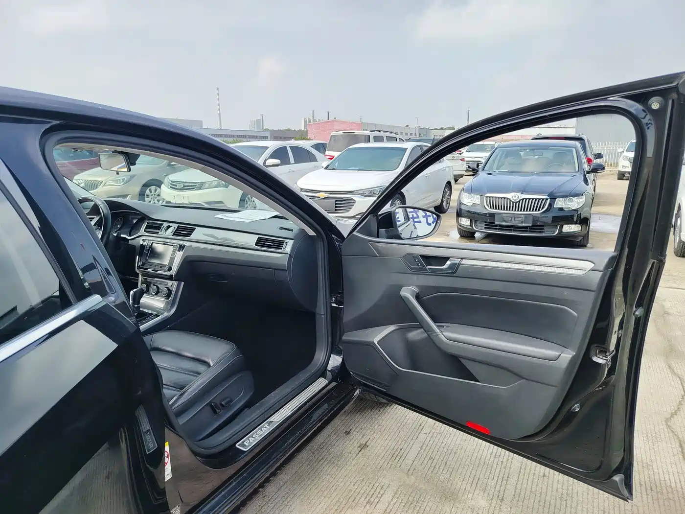 Volkswagen Passat 2017 330TSI DSG Prestige фото 7