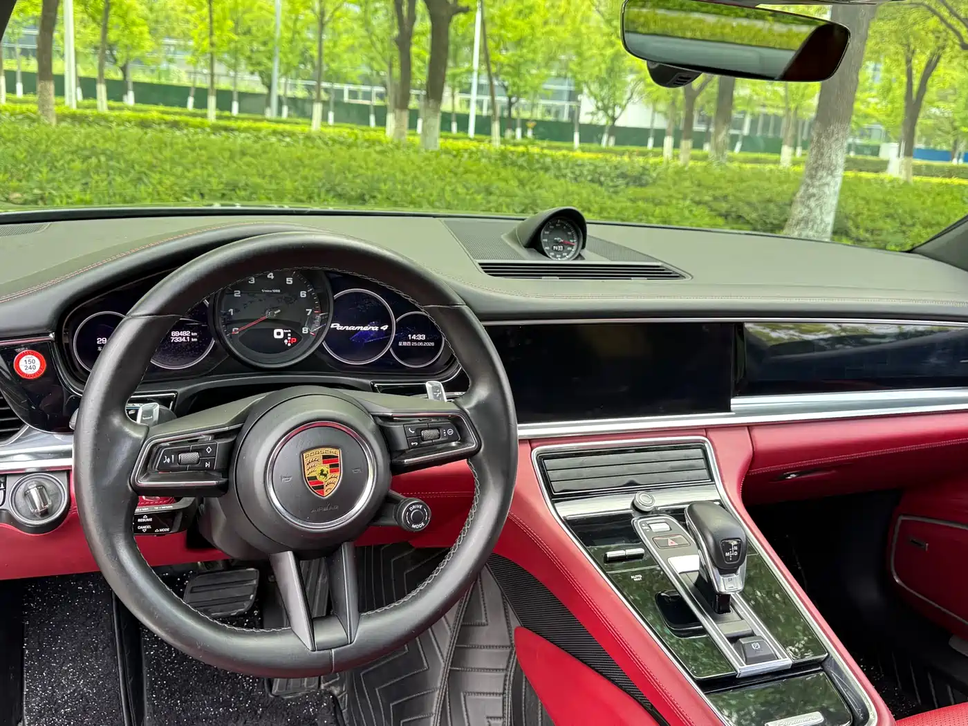 Фото 3 - Porsche Panamera