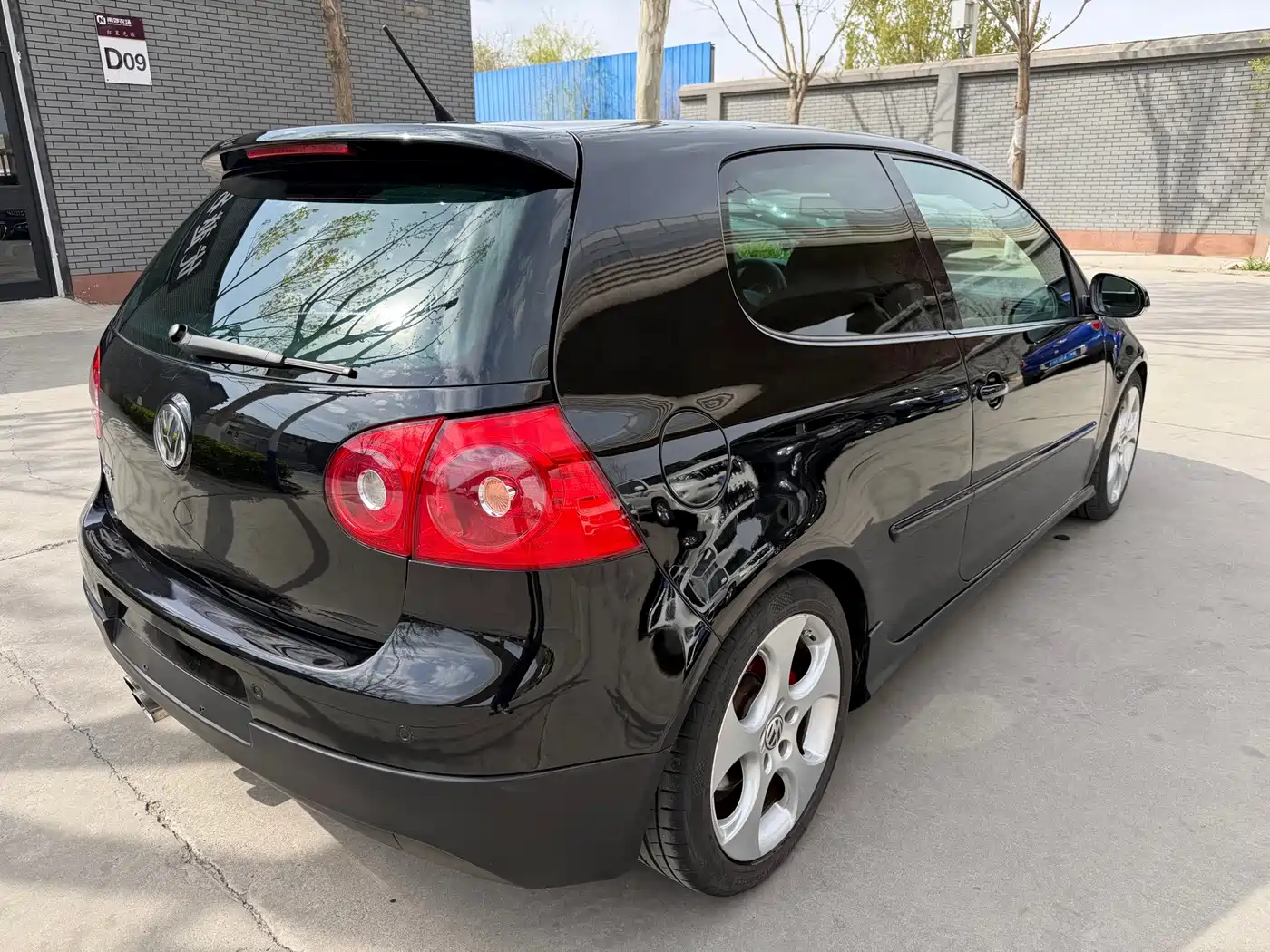 Photo 3 - Volkswagen Golf (Import)